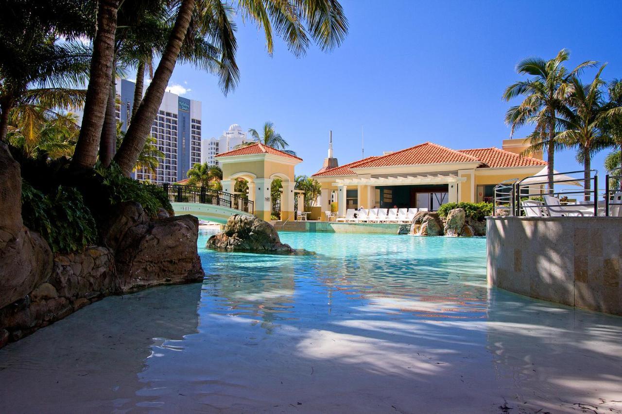 Mantra Towers Of Chevron Aparthotel Surfers Paradise Room photo